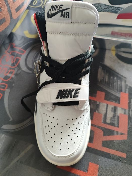 Продам кроссовки