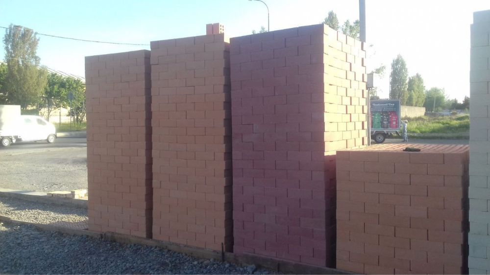 Кладка кирпича и аблисопка