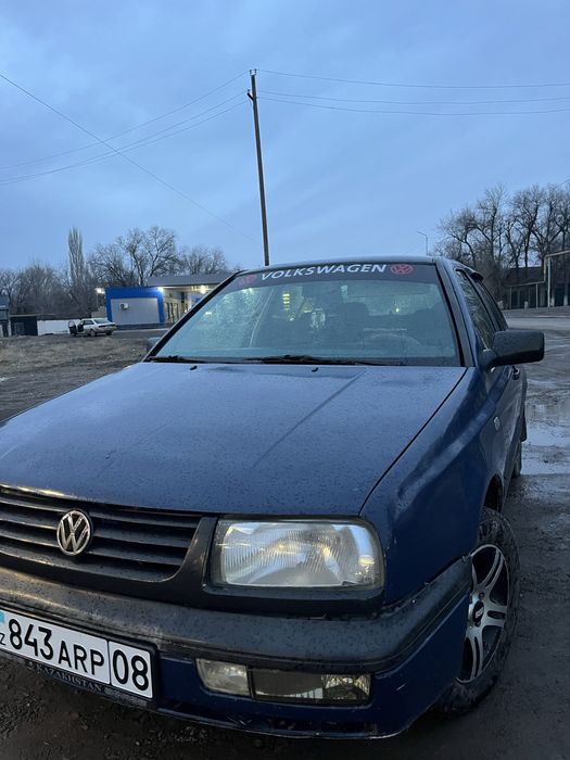 Продается автомобиль Volkswagen vento CL 1.8