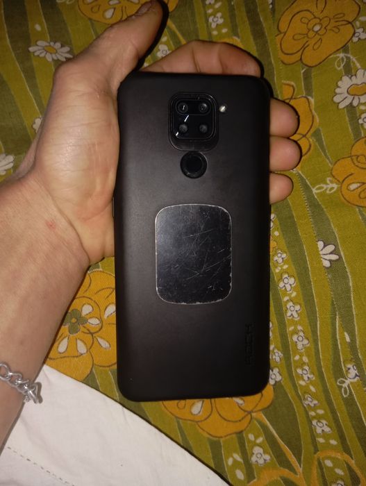 ПРОДАМ ТЕЛЕФОН редми нот 9 в хорошем состоянии ремонт не был нераз