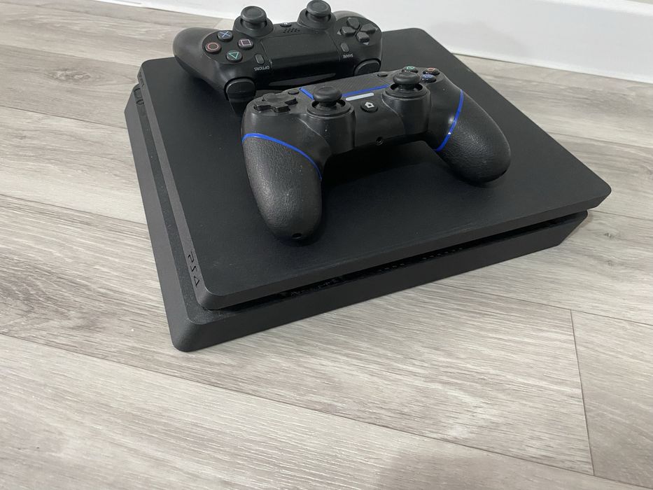 Playstation 4 slim
