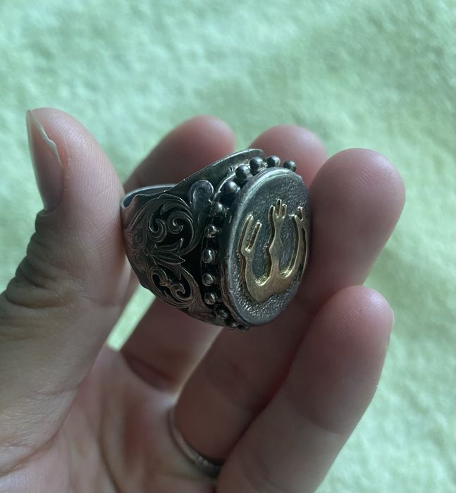 Продам серебряный перстень