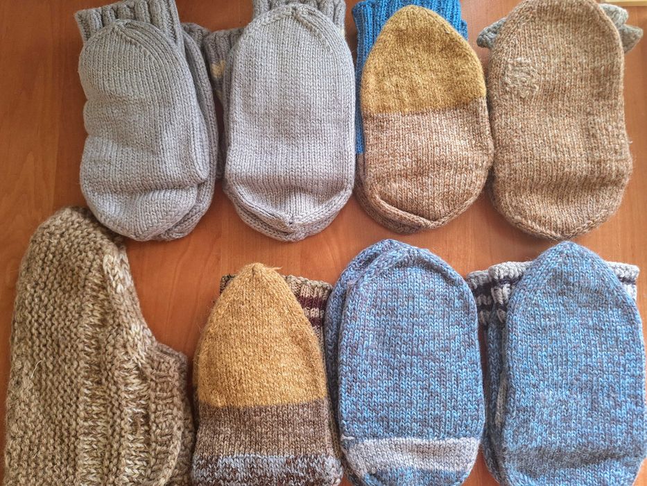 Ръчно плетени чорапи и терлици