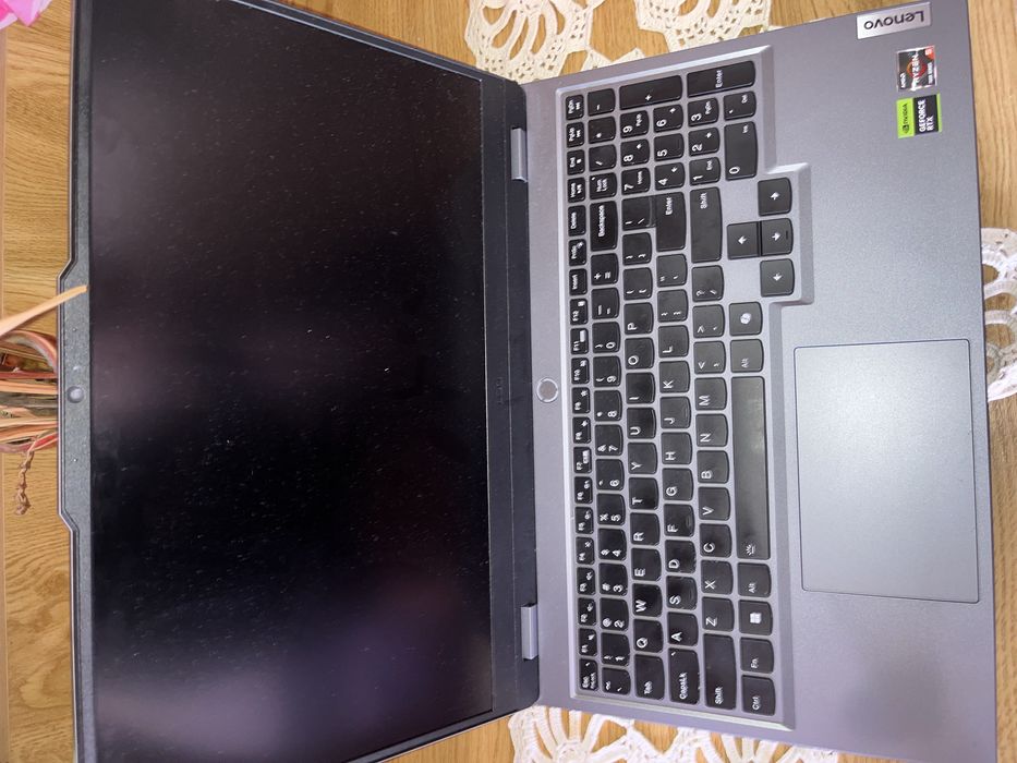 Laptop Lenovo LOQ 15ARP9