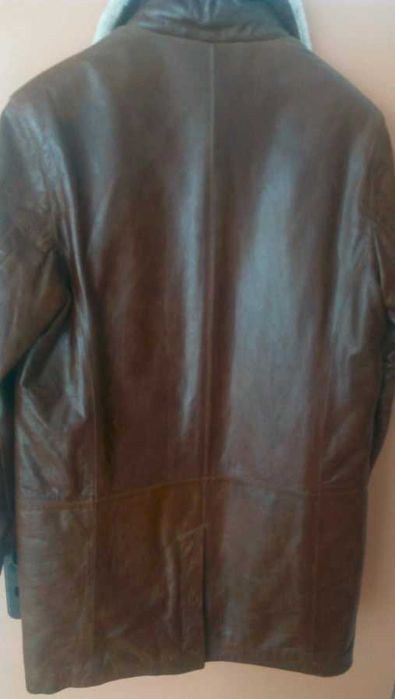 Кожено палто с яка