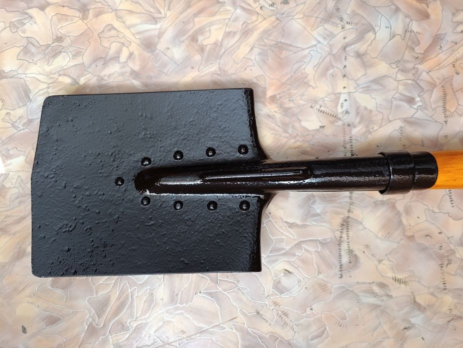 Сапёрная лопата в чехле