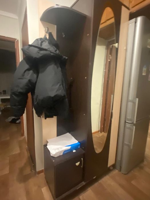 Шкафчик для прихожей с полками