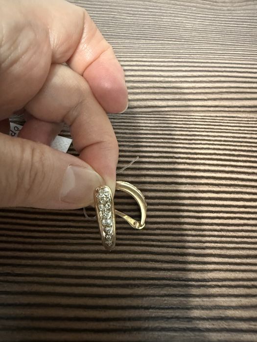 Продам серьги с бриллиантами и кольцо с бриллиантами