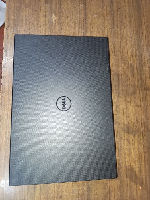 Dell noutbuk sotiladi