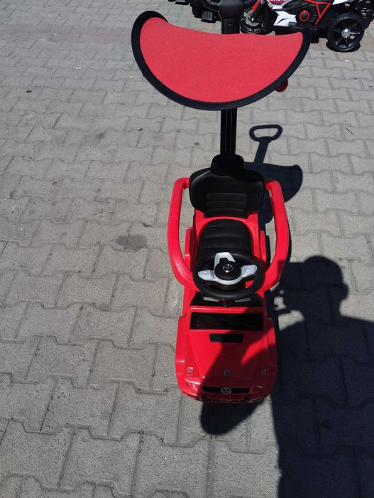 MERCEDES Кола за яздене с дръжка и сенник Mercedes-benz G350d червен