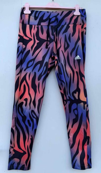 Adidas оригинален дамски клин нов  Л размер