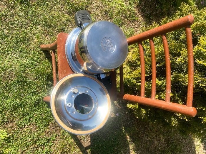 COOK'S ESSENTIALS Висококачествена модерна Германска тенджера под наля