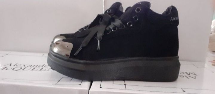 Женский аяқ-киімдер.Бағасы 7000тг.