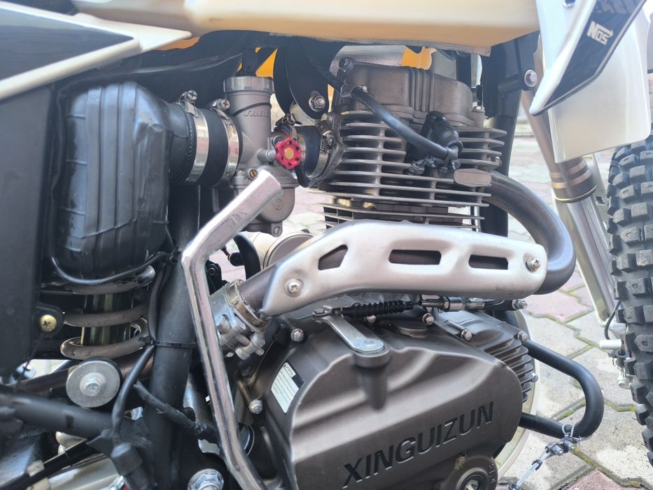 Мотоцикл эндуро 250.