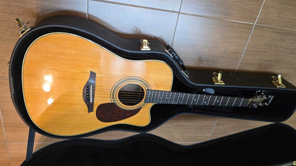 Vintage VEC 1100N all solid акустична китара