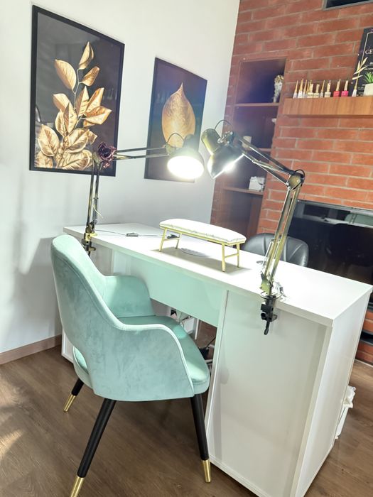 Inchiriez post  manichiura sector 4 zona Ct. Brancoveanu