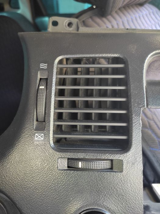 Хундай грандеуер , консуль от панели