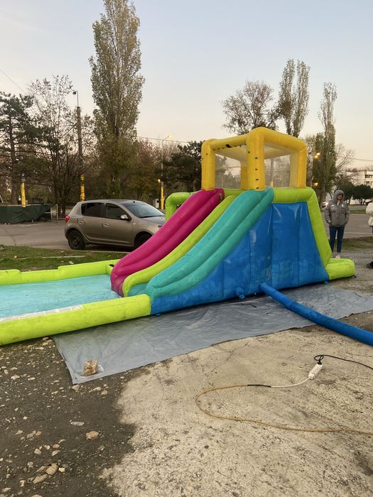 Vand/Topogan gonflabil / piscina