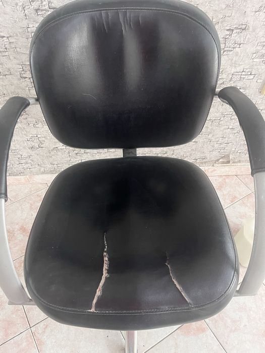 Продавам Фризьорски стол