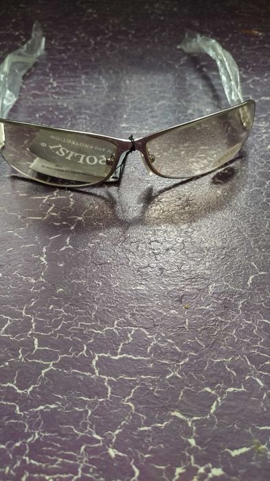 Красива туника с цветя и слънчеви очила