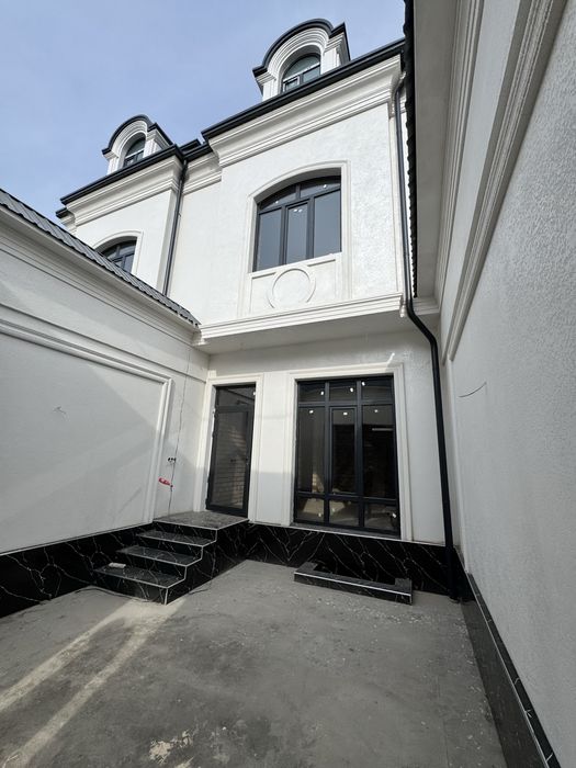 Продается коттедж ориентир мехнат новый Махалля общий площадь 228 м2