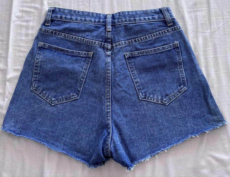 Pantaloni jeans scurti