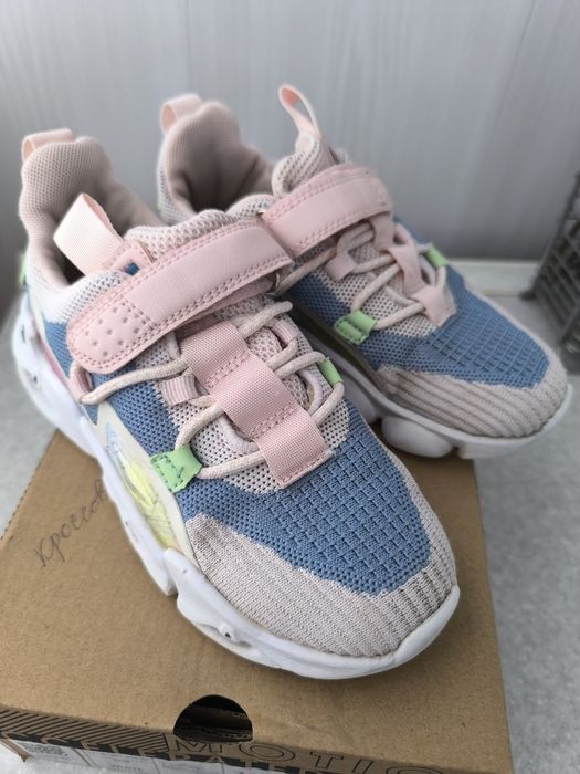 Летние кроссовки для девочки