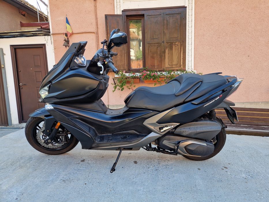 Vand Schimb Scuter  Kymco Xciting S 400cc 2019 Full LED Bluetooth Apps  Sync GPS  Weather etc