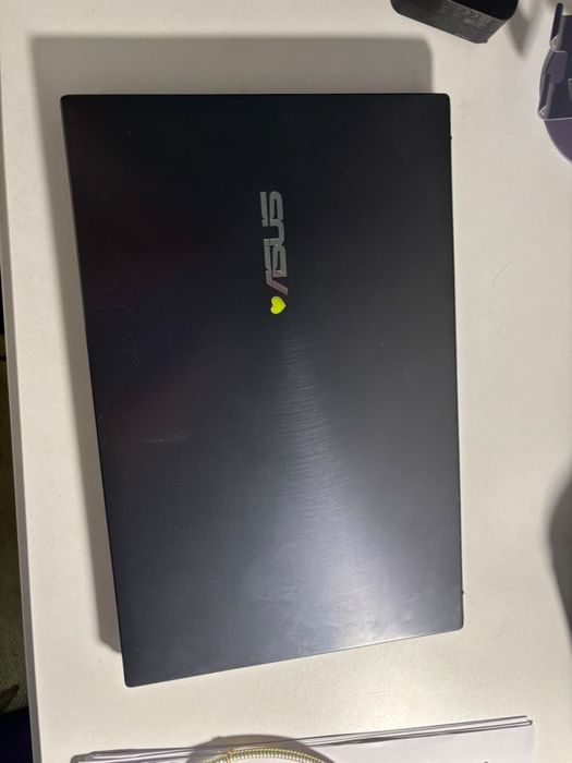 ASUS ZenBook 14 UX425EA / Core i3 / 8 ГБ / SSD