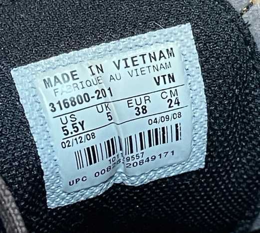 Pantofi sport Nike  Shox marimea 38 (nepurtati)