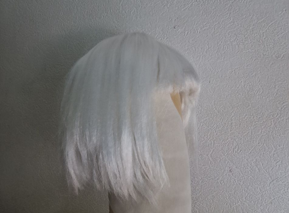 Парик белый каре
