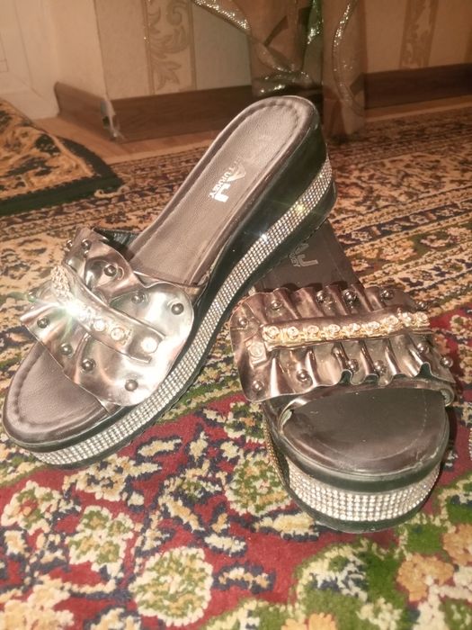 Tufli yangi kiyilmagan