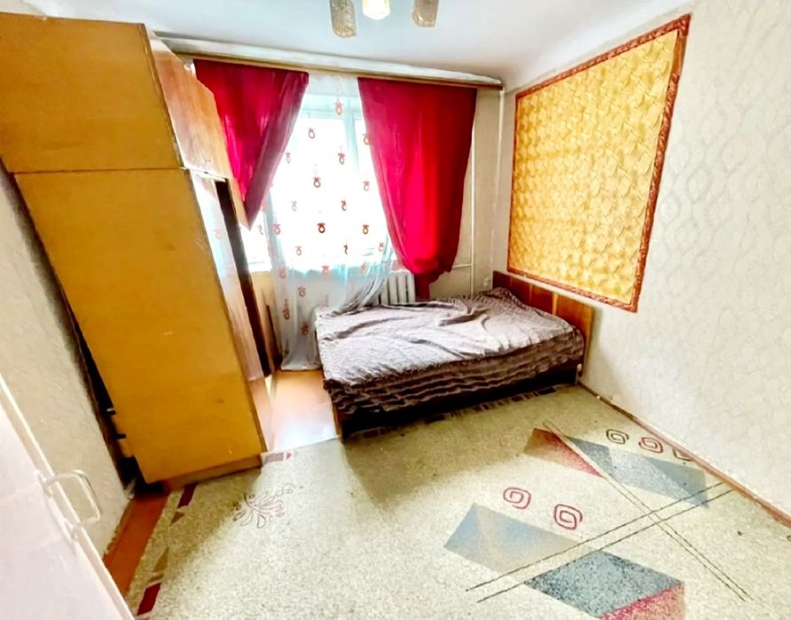 продам 3-х ком. 56в. центр 2-этаж