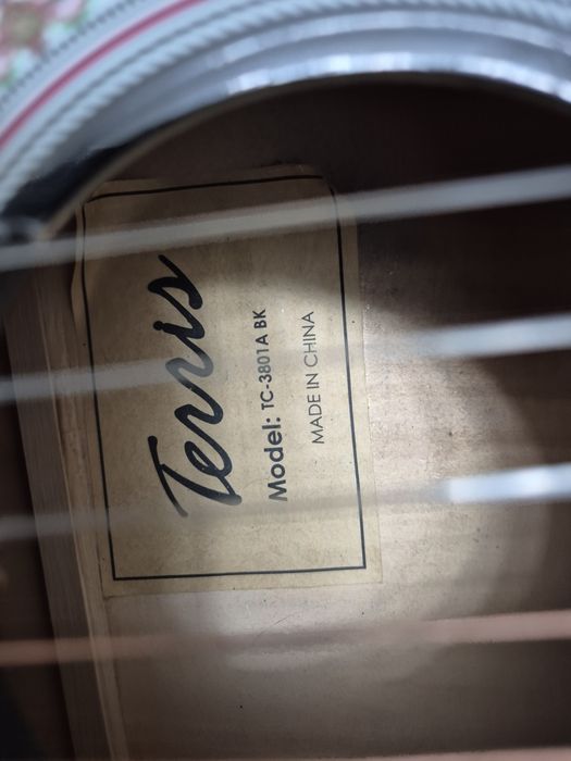 Гитара 12000тг продам