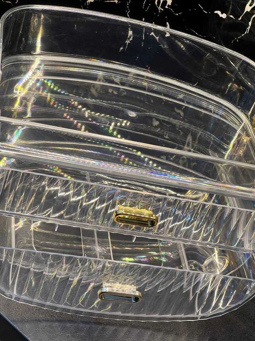 Органайзер интересного дизайна для косметики