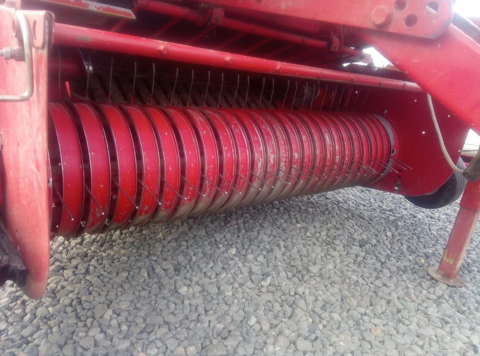 Рулонный пресс-подборщик AROBALE