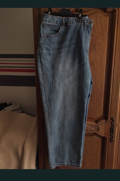 Pantalon blugi, diferite marimi, diferite modele.