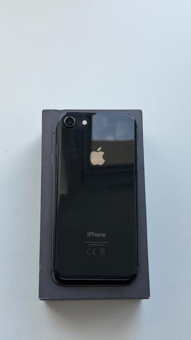 iPhone 8, 64 gb, состояние батарейки 86%.