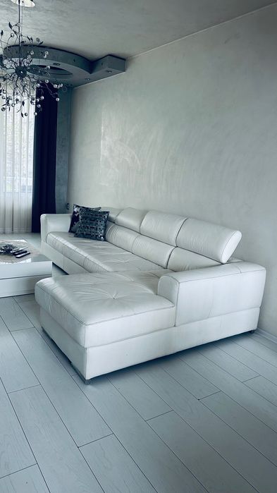 Дава се под наем Тристаен апартамент в Пловдив, Христо Смирненски - 128 кв.м за 816 € - Снимка #2