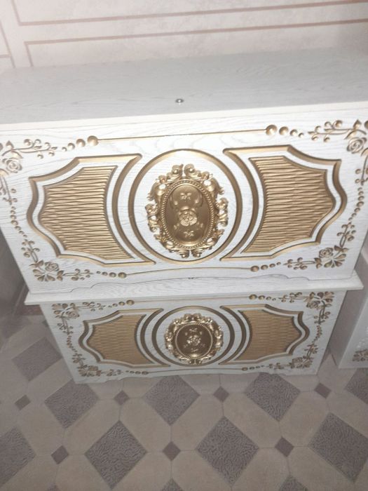 Sandiqlar  katta kichik bor