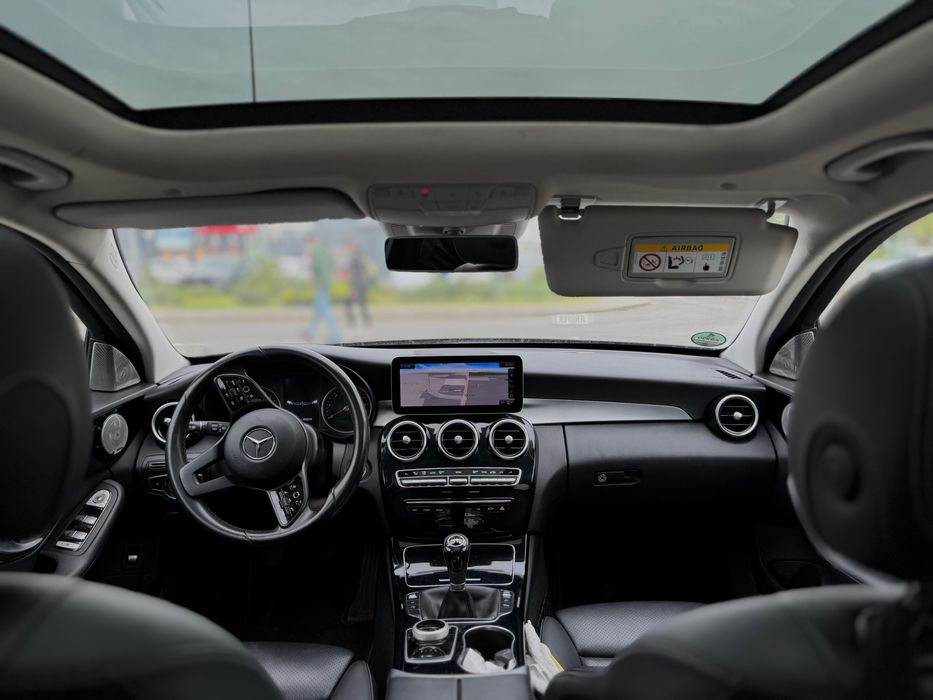 Mercedes-Benz C-Class 2019 schimb cu imobiliare ofer diferenta