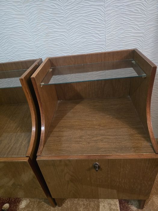 Две тумбочки продам