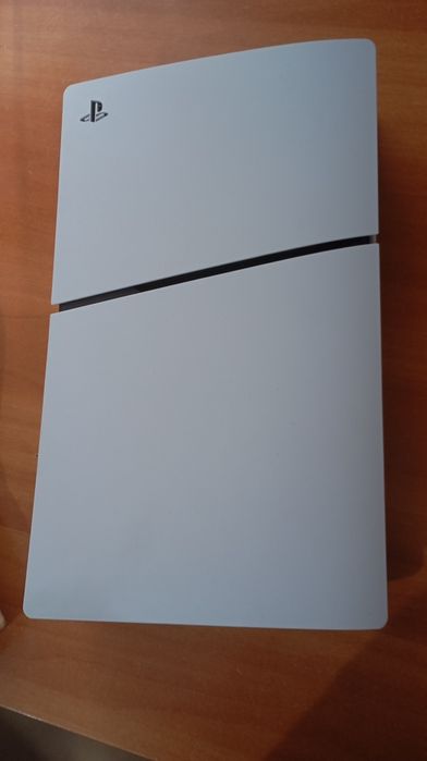 PS5 Digital 825gb cu două manete