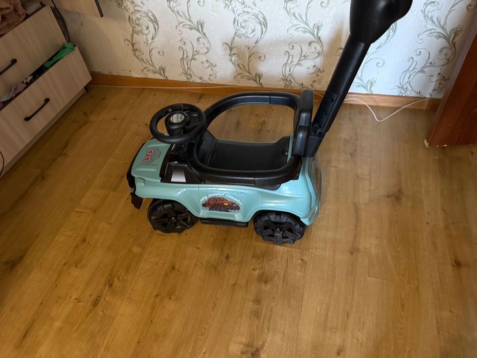 Детская машинка каталка