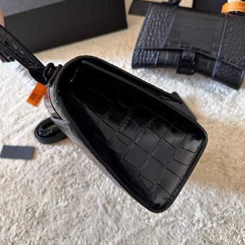 Geanta de mana dama Balenciaga 400-01-1