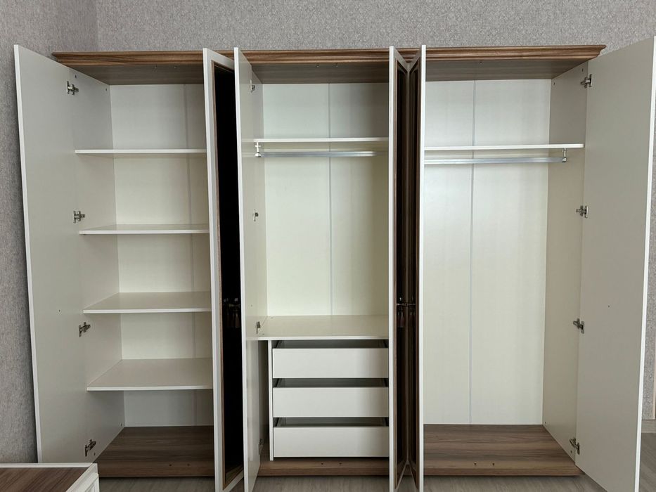 Новый шкаф с тумбой