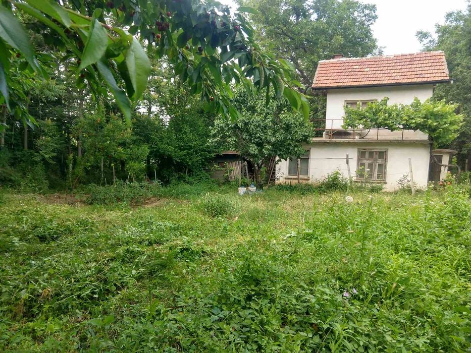 Селска вила с един декър двор