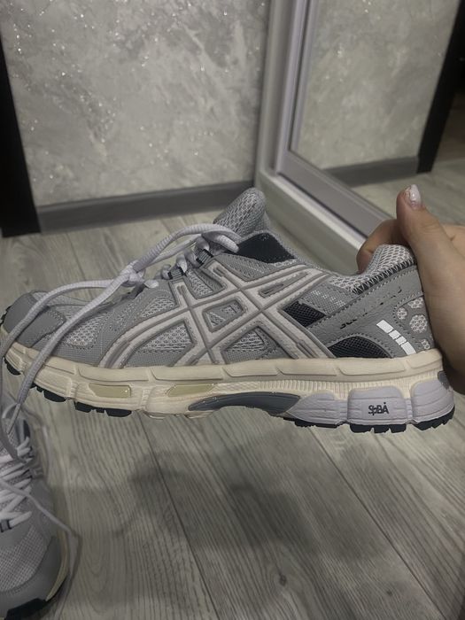 продам кроссовки asics