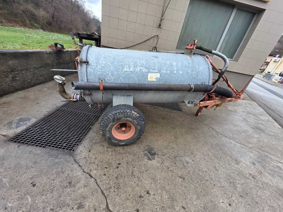 Vitanja 1700 litri galvanizata cu actionare hidraulica si furtun