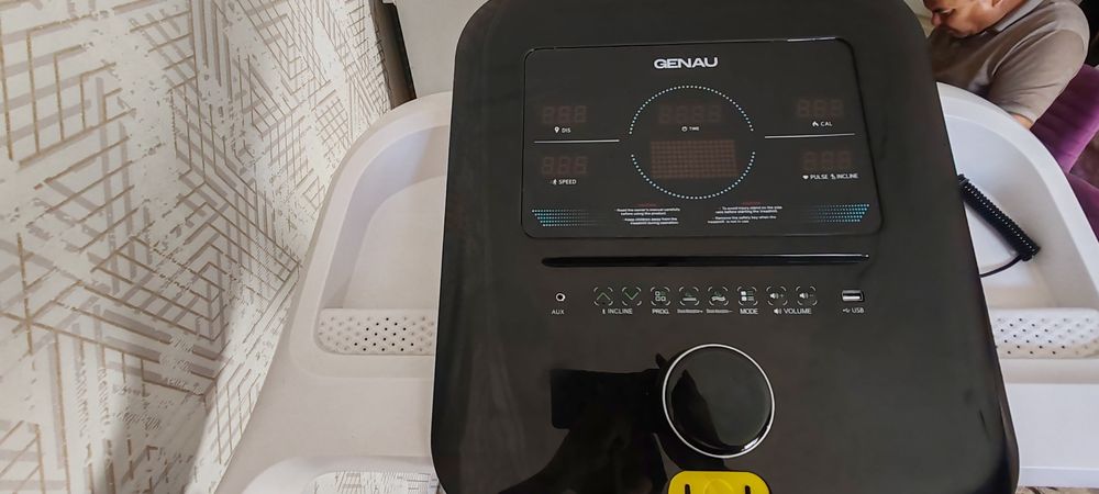 Беговая дорожка Genau модель Airflex a8